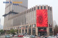 qy千亿球友会第二代无缝转角梦幻魔屏落户天津